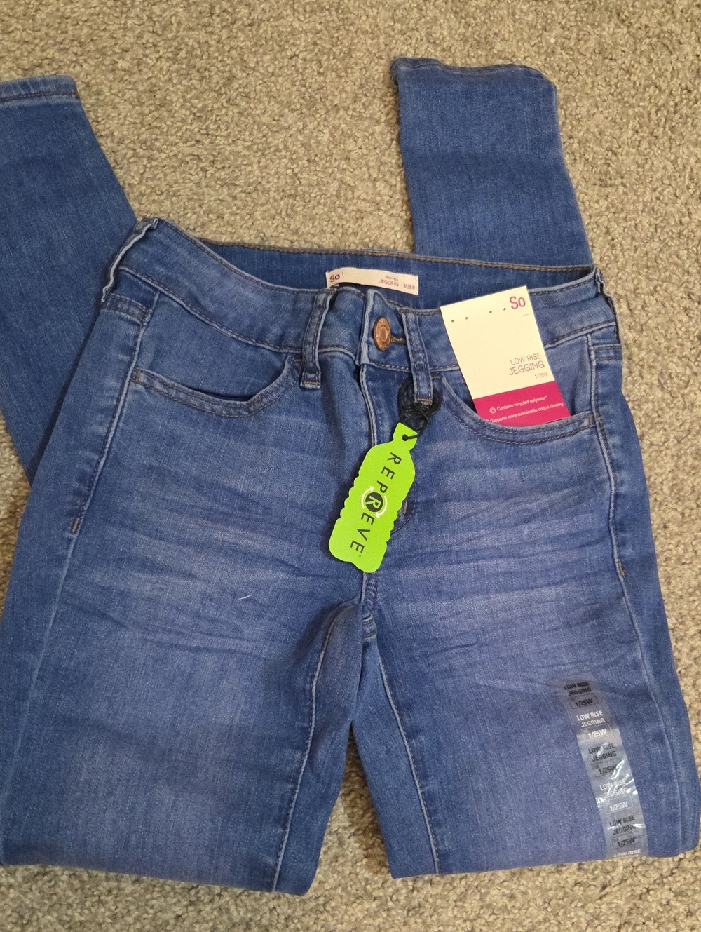SO Women's Jeans Blue Low-Rise Jeggings 25w Size 1 NWT